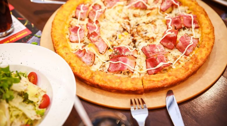 pizza khuyến mại khủng